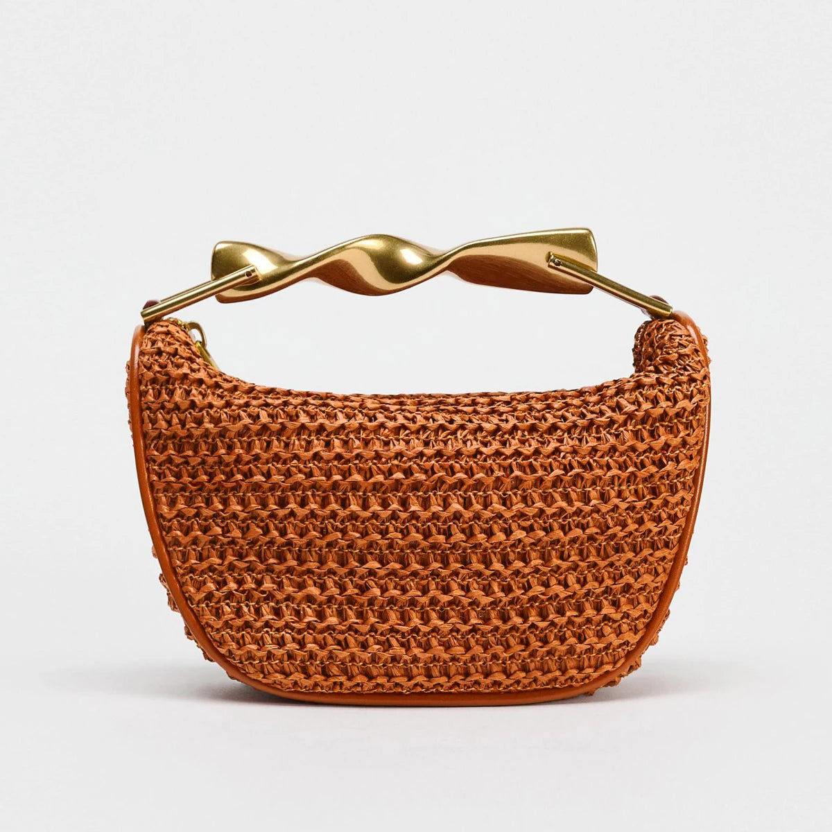Mini Bolso Trenzado con Asa Metálica – Sofisticación compacta para cada ocasión