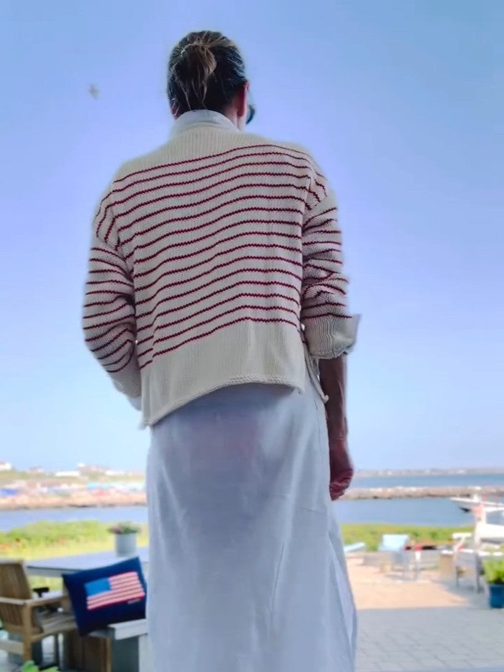 Sweater Gráfico de Langosta con Rayas Rojas y Base Crema