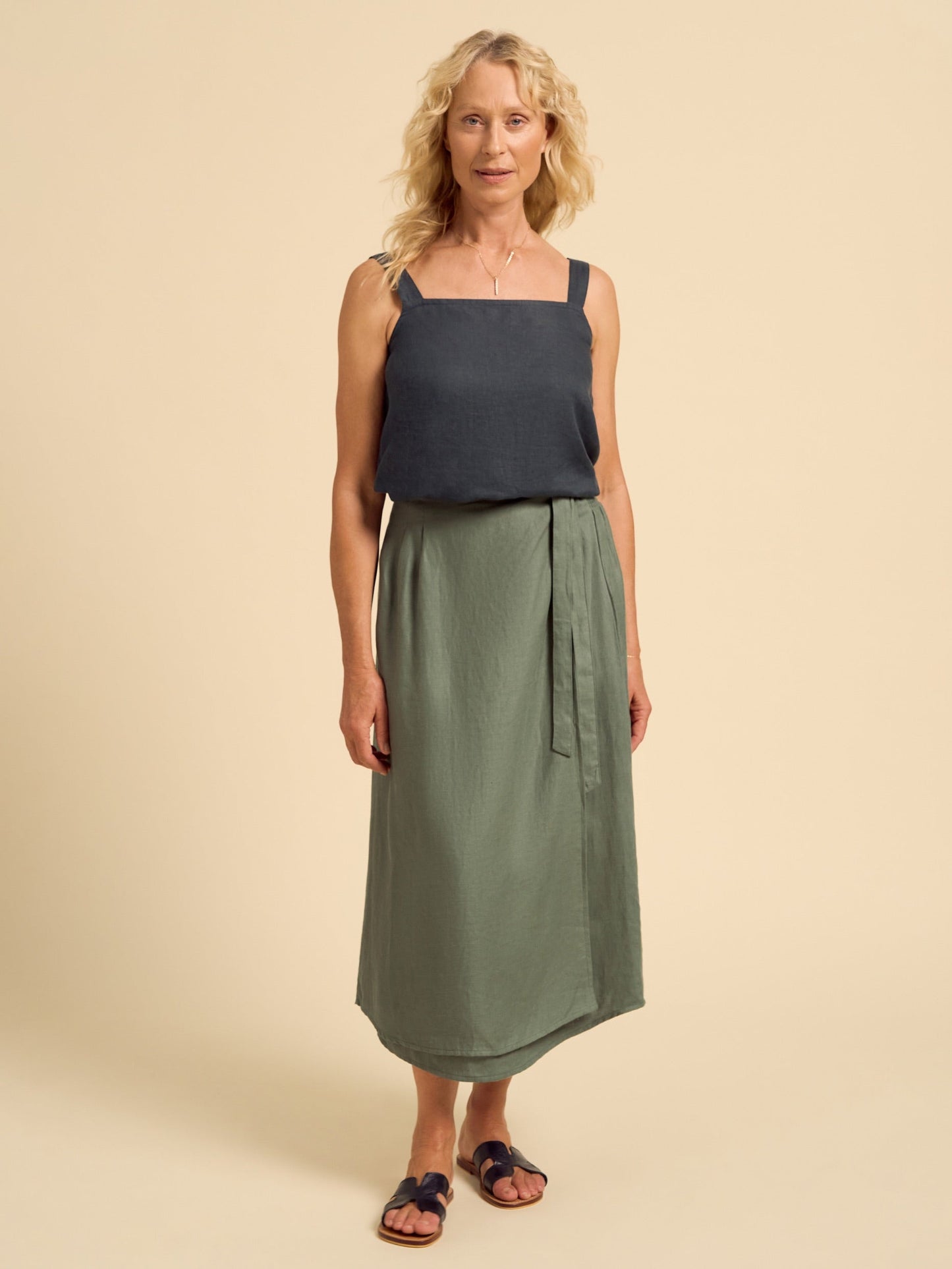 Falda Camila de Lino Verde
