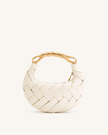 Bolso Catalina-Trenzado de Mano con Correa Larga Dorada
