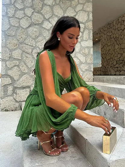 Vestido Verde Esmeralda con Volados – Frescura y sensualidad en cada movimiento